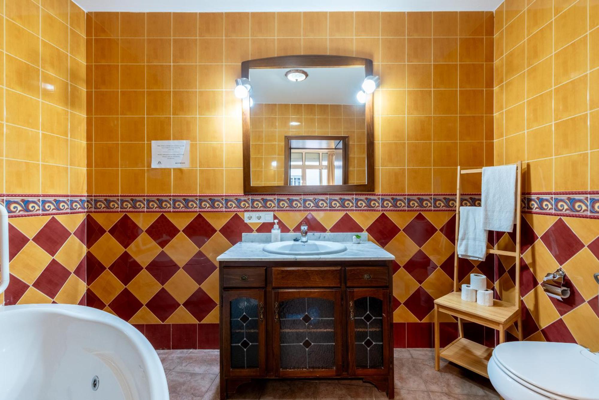Aoa Casa Triana Familiar Con Terraza Apartment Seville Luaran gambar