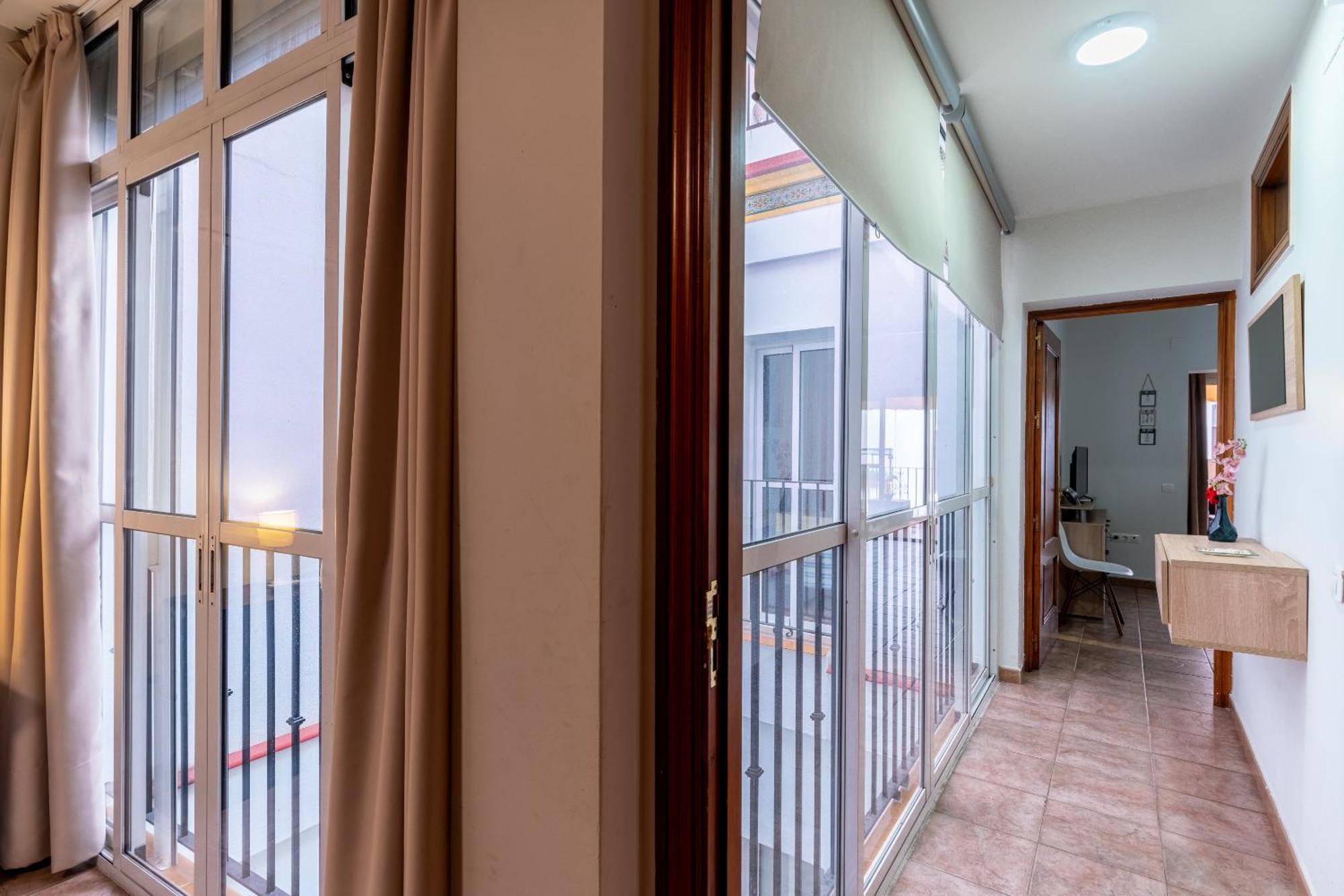 Aoa Casa Triana Familiar Con Terraza Apartment Seville Luaran gambar