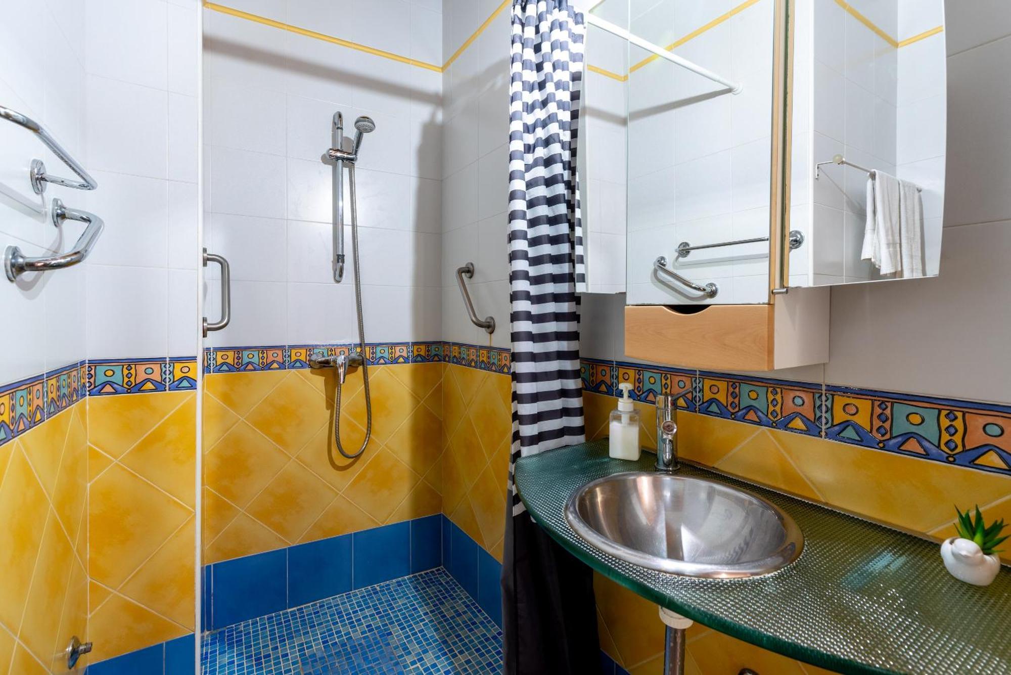 Aoa Casa Triana Familiar Con Terraza Apartment Seville Luaran gambar